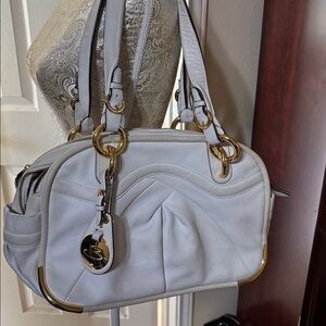 B Makowsky leather bag with gold tone hardware. EUC